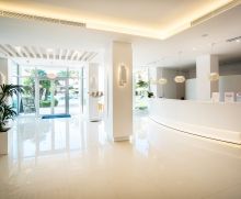 thb-sa-coma-platja-lobby-reception